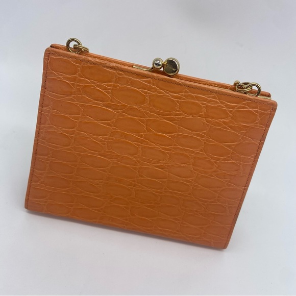 Salvatore Ferragamo Vara Bow Kiss Lock Shoulder Bag - Picture 9 of 12